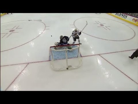 Penalty Shot: Patrick Kane vs Al Montoya