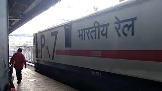 preview picture of video 'GZB wap 7 with 22894 Howrah sainagar shirdi arriving at Busawal jn'