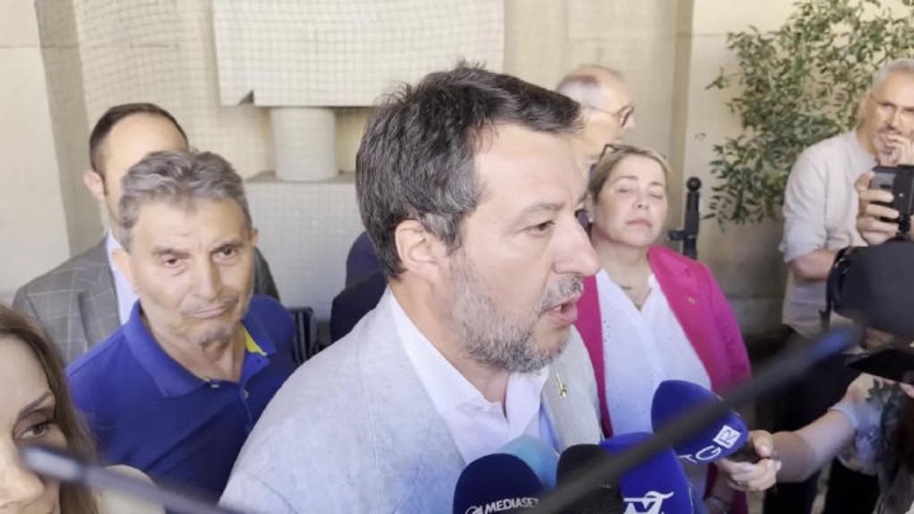 Morte Fakir, Salvini a Bologna: Sicuro che poliziotti abbiano seguito protocollo. Vanno protetti