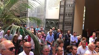 la-statua-di-san-matteo-entra-al-comune-di-salerno