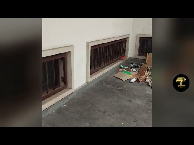 Orines y excrementos en el Edifico de Correos de Las Palmas de Gran Canaria