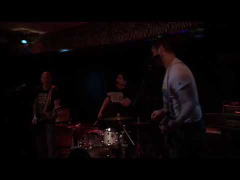 BURGER WEEKENDS live - debra is a fungirl