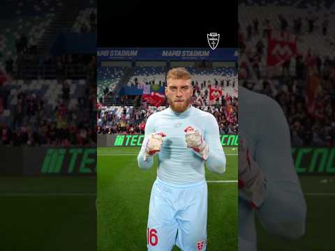 Just cooking 🔥🧤😤⚪️🔴 #ACMonza #Monza #gk #DiGregorio #Shorts