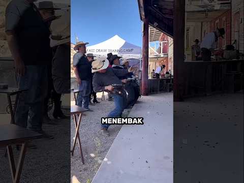 Pria ini Menarik Pistol Lebih Cepat dari Kedipan Mata!🤯