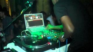 DJ THORO SPINNING  LIVE IN MUMBIA INDIA CLUB BOTTELS & CHIMNEY