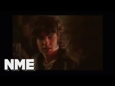 download lagu mp3 mp4 The Kooks Naive Lyrics Meaning, download lagu The Kooks Naive Lyrics Meaning gratis, unduh video klip The Kooks Naive Lyrics Meaning