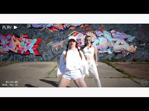 Total Ape - Young Gods / Center Stage