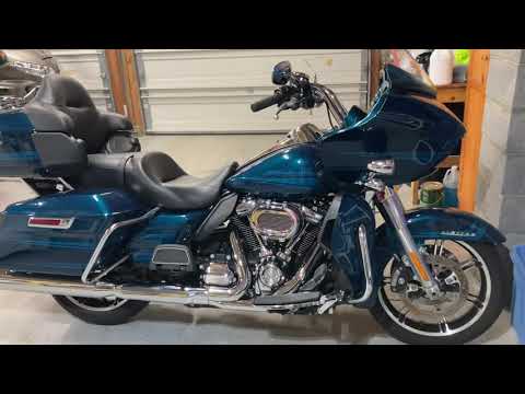 Vance & Hines Torquer 450 Slip-Ons on a 2020 Road Glide Limited