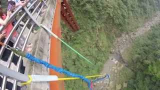 preview picture of video '國際高空彈跳在南投 Bungee International'