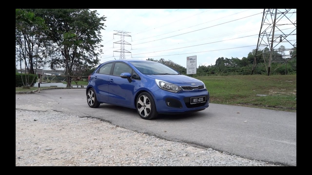 2013 Kia Rio 1.4 SX Start-Up, Full Vehicle Tour, Test Drive and Night Start-Up