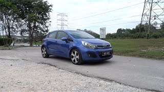 2013 Kia Rio 1.4 SX Start-Up, Full Vehicle Tour, Test Drive and Night Start-Up