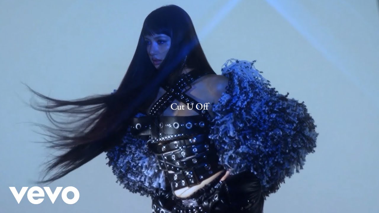 Makna Lirik Lagu Cut U Off oleh LISA dan Terjemahan Lirik