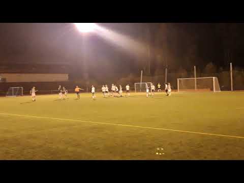 Thomas Kiil Brun Pedersen frispark for Svelvik IF mot Hallingdal FK 1-1 20. september 2019