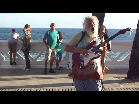ARTISTA da RUA - Praia da Barra Salvador, Bahia - 01 de 02