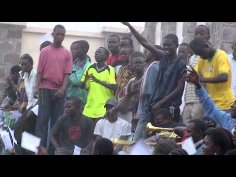 Muntu Valdo Band - DA Lassu (live in Yaoundé)