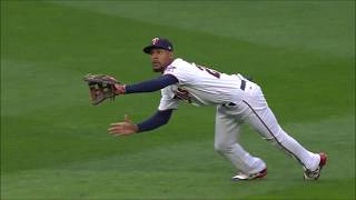 Byron Buxton Defensive Highlights 2017 (Minnesota Twins)