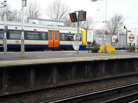 Trains at New Cross Gate: CE