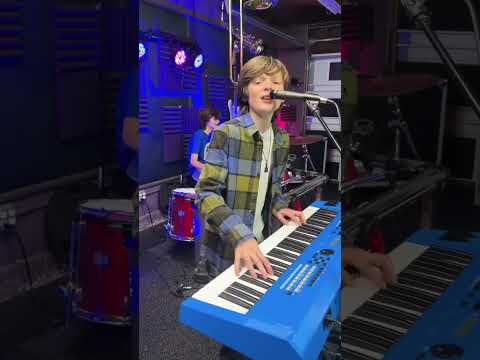 Raized Wrong performs Dancing Queen by ABBA