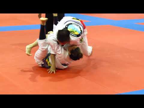 Veronica Mota Messina (Revolution Dojo) with the Bow Choke at IBJJF Miami Open 2013