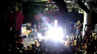 Scott Weiland singing David Bowie song &quot;Fame&quot;