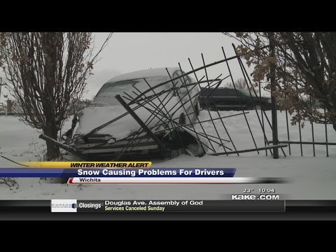 Snow storm makes mess out of Wichita roads