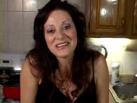 download lagu mp3 mp4 This Chick Bakes, download lagu This Chick Bakes gratis, unduh video klip This Chick Bakes