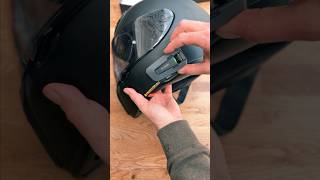 Installing a Cardo Packtalk Edge in 30 seconds