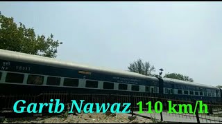 preview picture of video 'Alco blast!!! Garib Nawaz Express crossing Bassi station at full speed!!!'