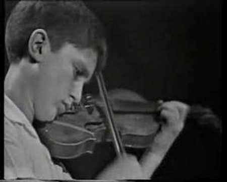 Tedi Papavrami plays: Paganini - Campanella (9 years old)