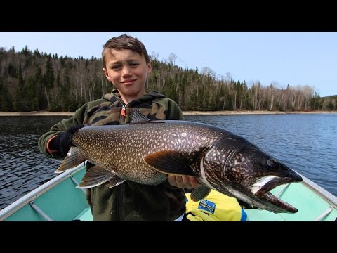Manitowik Lake Trout On The Doctor Spoon - YouTube