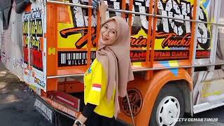 Download lagu Story WA 30 detik || cinematik truk New bocah tamvan bersama ledist truk mbak ricil.. mp3 Download lagu Story WA 30 detik || cinematik truk New bocah tamvan bersama ledist truk mbak ricil.. mp3