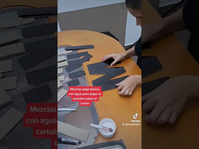 Vídeo relacionado con 96 Piezas Letras para Caja de Luz, A4 DIY Letras Negras Letras y Números Luminosos Decorativos Números y Letras Símbolos Cinemáticos para Letras para Decorar Habitación/Regalo/Cumpleaños