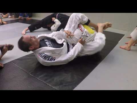 Ashleigh Grimshaw (Inglorious Grapplers) rolling with Chiu Kwong Man (Team Renegade BJJ)