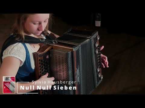 Null Null Sieben mit Sylvia by knöpferl