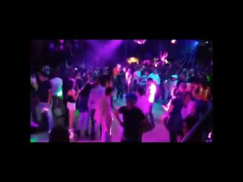 WHY BOY'S.        ROBIN OTIS.   1988 ALEMANIA  HISTORIA EN ESPAÑOL LATINO