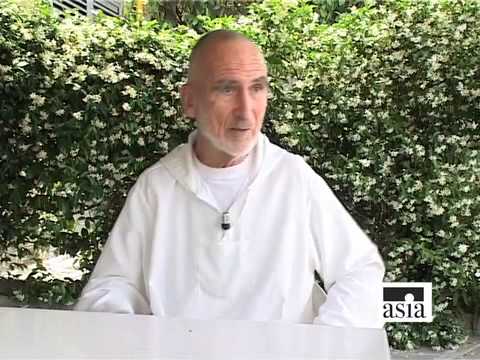 戴維-斯坦德-拉斯特修士：存在、意識和感恩。 (Brother David Steindl-Rast: essere, coscienza e gratitudine)