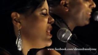 Alexandra La Reina De La Bachata - Perdidos en vivo ft Nikolaz