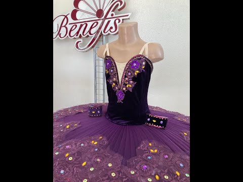 Ballet costume Paquita P1331 - video 2