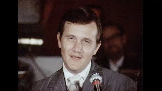 Roger Miller Discusses &quot;You Can&#39;t Rollerskate in a Buffalo Herd&quot; - October 1969