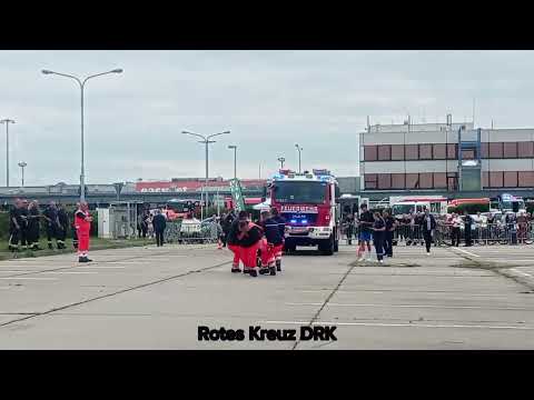 Die Verabschiedung vom BER Terminal 5 Flughafen Feuerwehr, Rotes Kreuz.