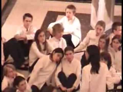 フランスの教会で歌われる「いつも何度でも」