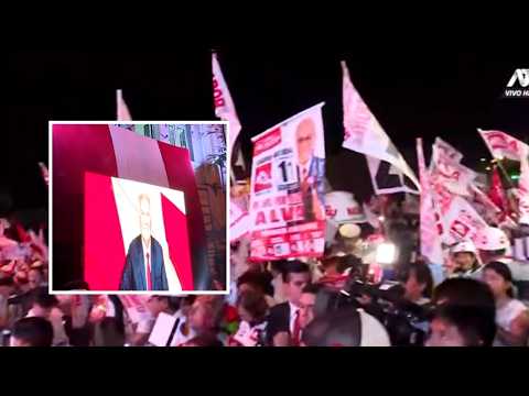 López-Chau realiza cierre de campaña multitudinario en la Plaza Dos de Mayo