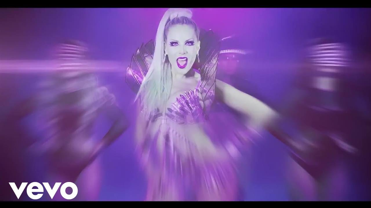 Lorena Herrera — Plastik