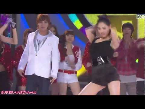 SUPERAINBOW Moment | Leeteuk looking at Jaekyung during her dance ;p (JaeTeuk)