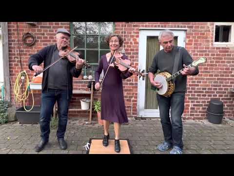Kennedy Rag Buckdance - German Moonshiner Trio ft Miss Moonshine on feet - Walsrode, Germany