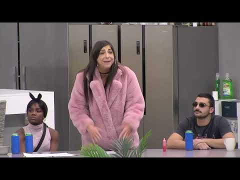 MINA OSETLJIVA NA MALUSICEVE KRITIKE -13.12.2022. - INSTA TV