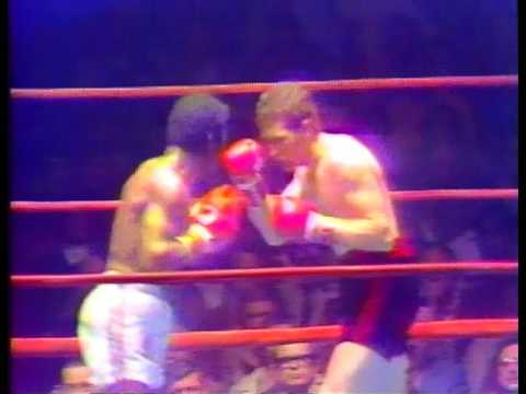 José Mantequilla Nápoles VS Ernie López