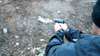 Shooting Smith and Wesson Sigma .40 VE