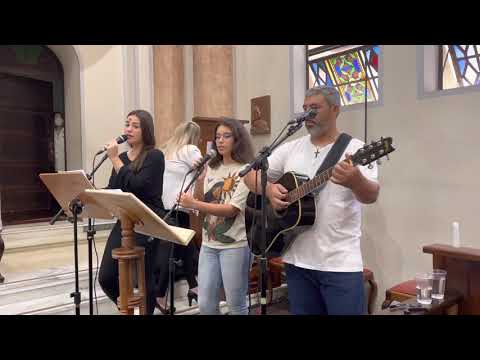 Como é bonito Senhor cada manhã te agradecer. Família Amorim Antunes.