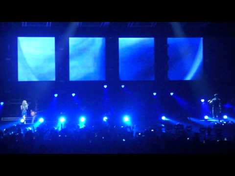Enrique Iglesias ft. Havana Brown - Heartbeat Live in Melbourne July 2011